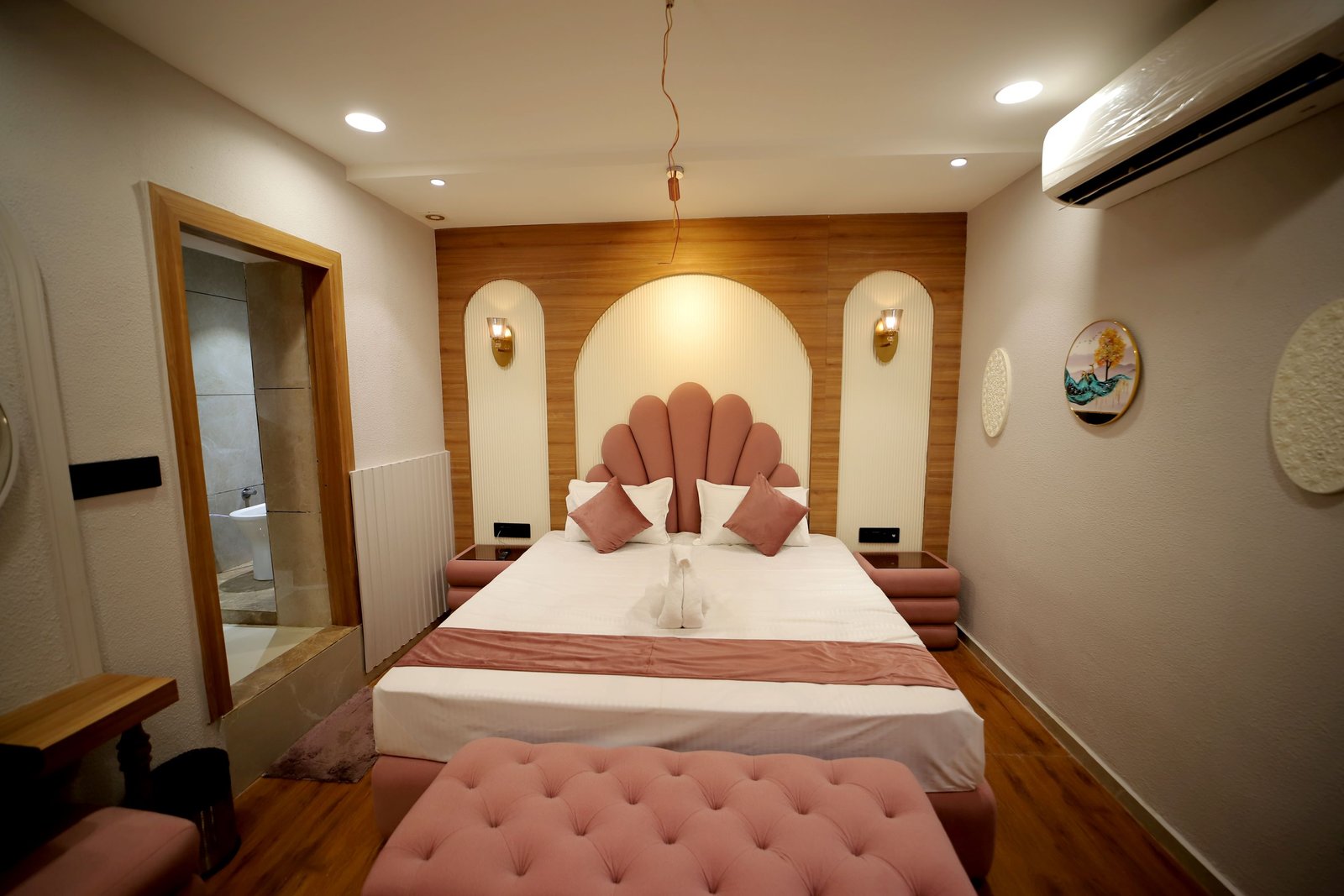 Queen Suite Room